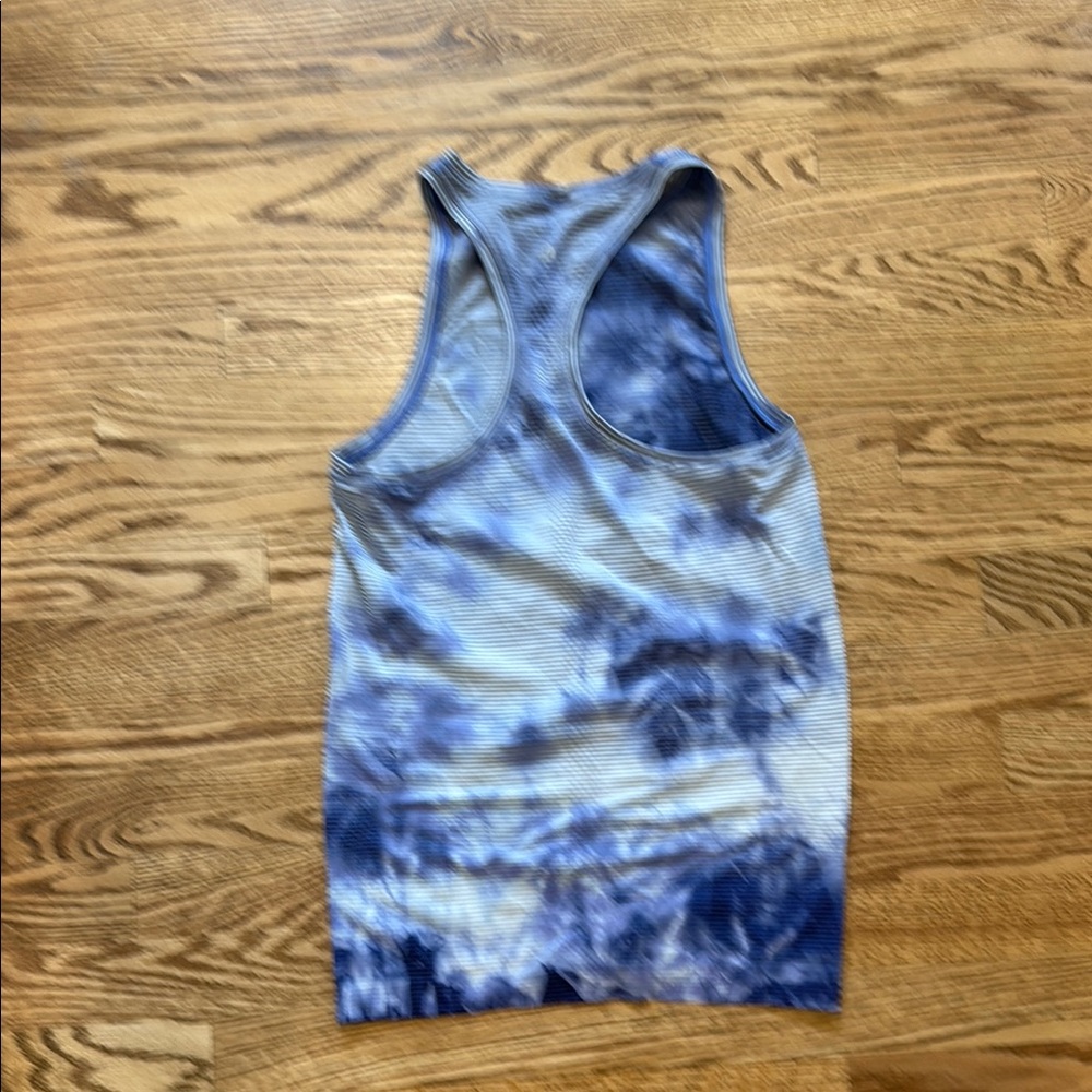 Lululemon tank